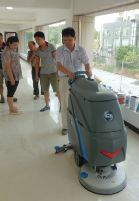 I20NB国邦手推式全自动洗地机 湖北工厂保洁的高效清洁解决方案